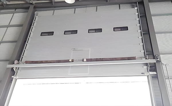 平川工业滑升门