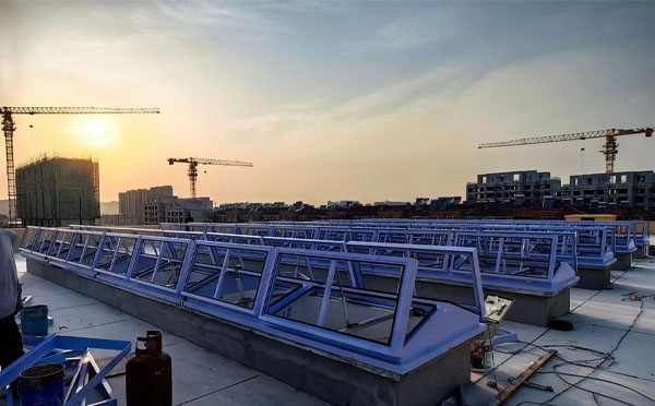 消防平川排烟窗工作原理