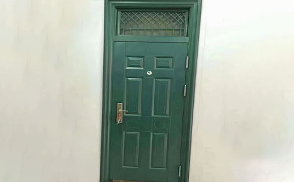 平川学校教室门