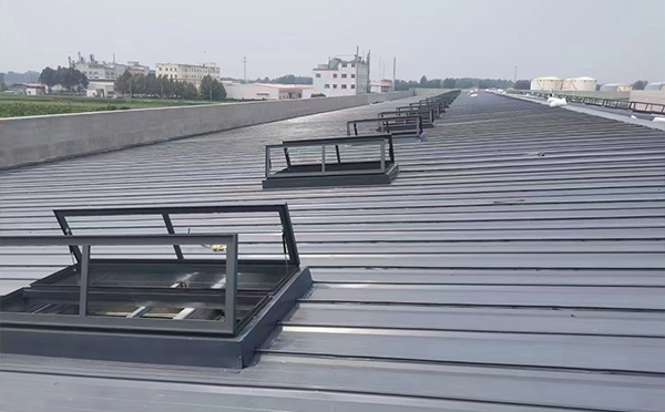 某中学室内体育馆平川排烟窗改造项目